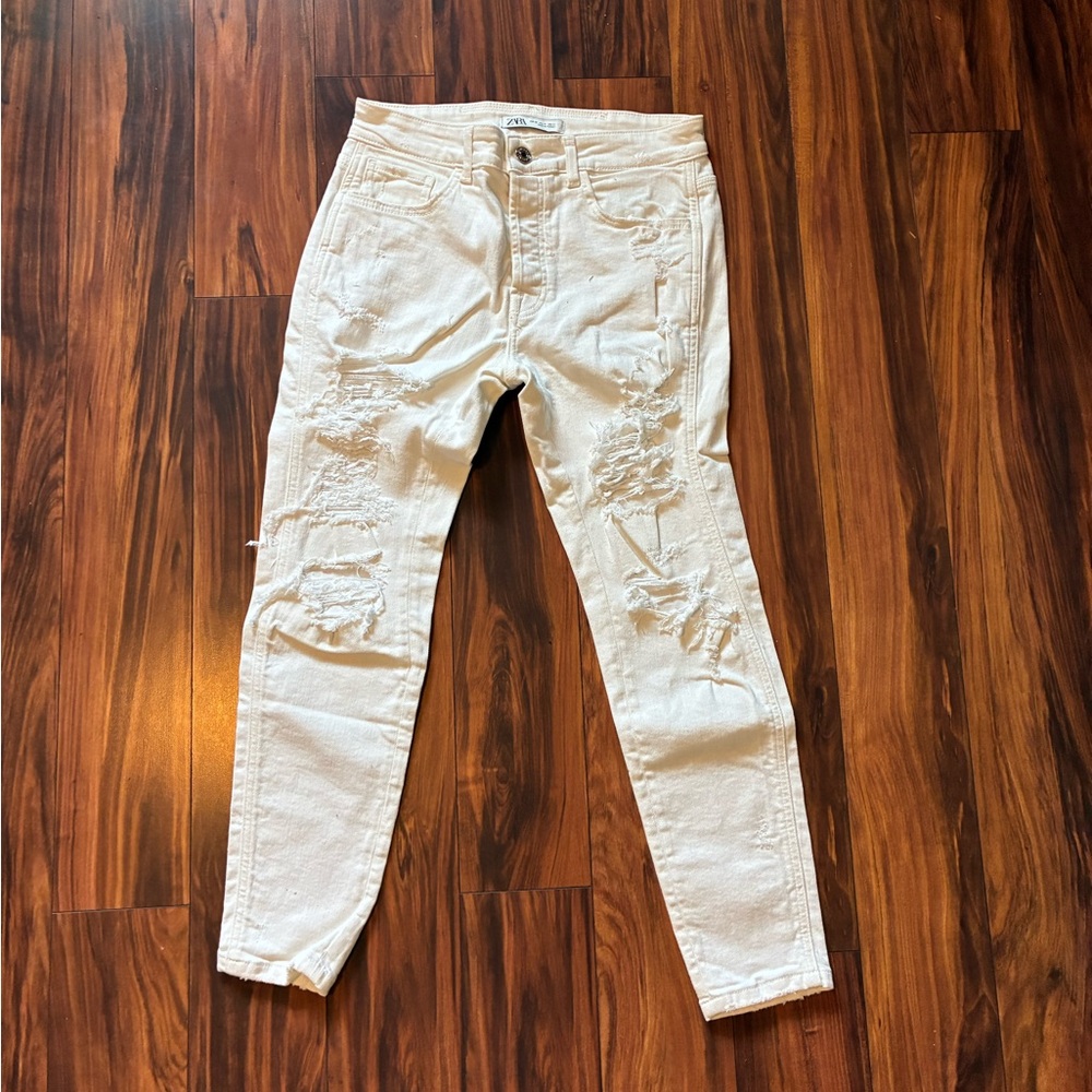 Zara Men's Off-White Distressed Jeans
